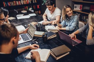Студентски практики МОН